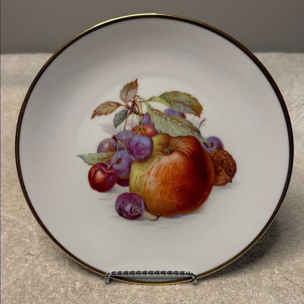 Vintage Eschenbach Bavaria Fruit Accent Plate, Gold Rim (1940s) [H]